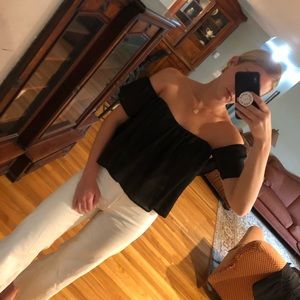 ❣️SOLD❣️Off the Shoulder Blouse
